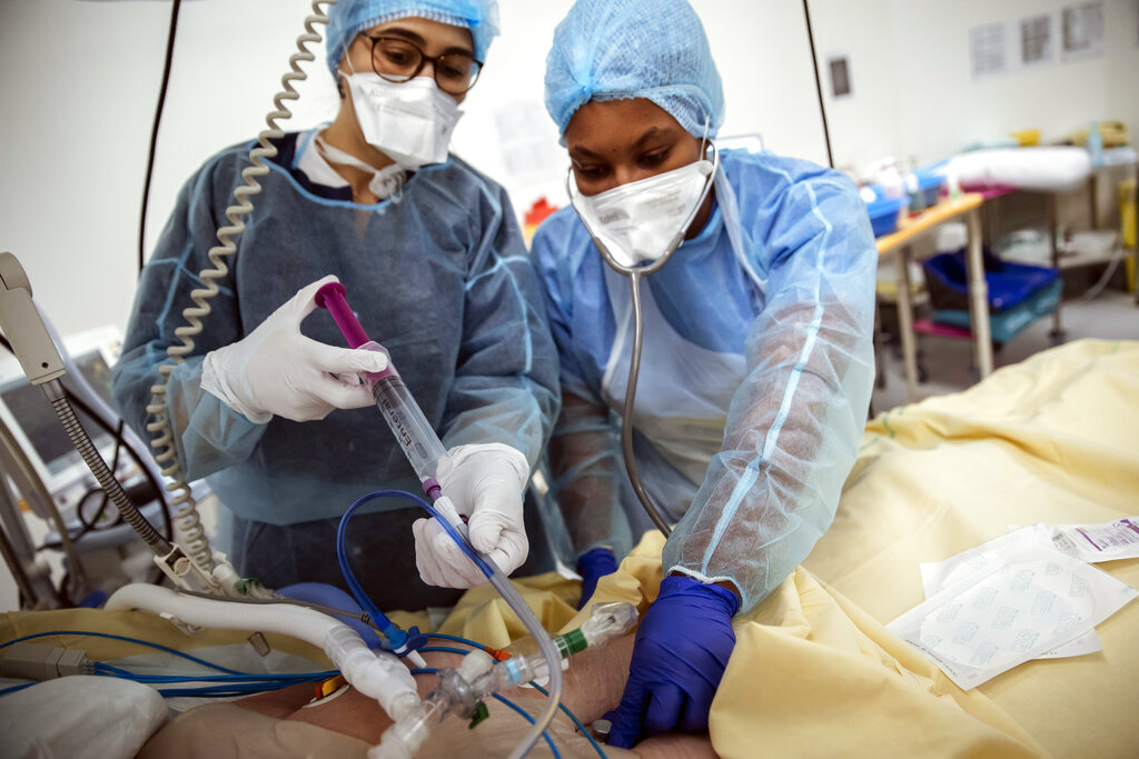 Europa reabre, pero los pacientes con virus aún abruman a los equipos de la UCI  Noticias, Deportes, Empleos